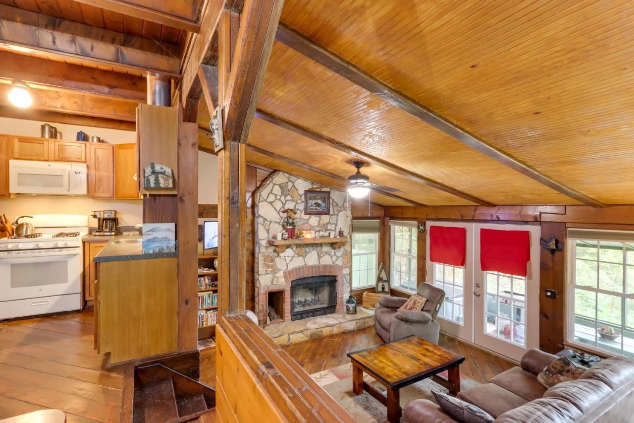 Mountaintop Ellijay Cabin With Private Hot Tub Exterior foto